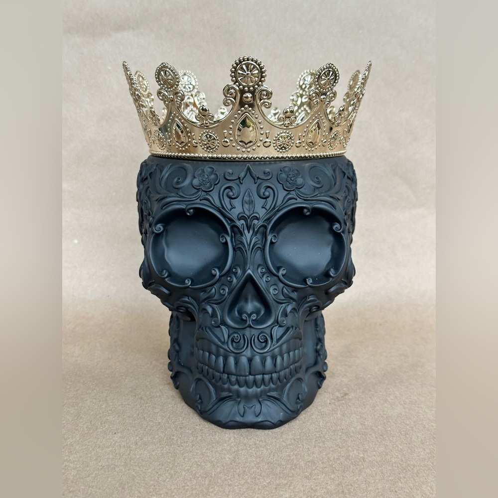 Bath & Body Works Halloween Filigree Skull With Crown Candle Holder NWT